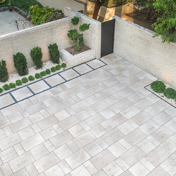 Mid-Century Modern Courtyard