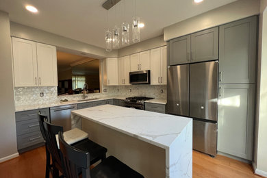 Kitchen - traditional kitchen idea in DC Metro