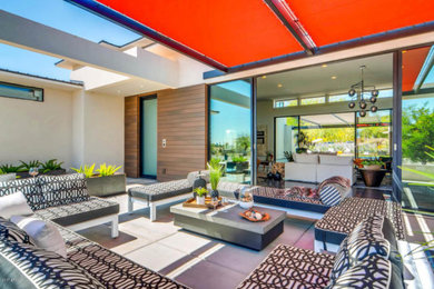 Inspiration for a contemporary patio remodel in Phoenix