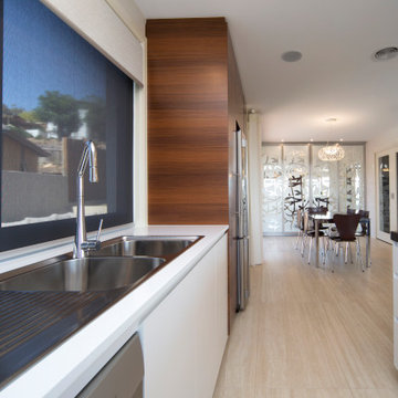 Modern Minimalist Kitchen/Dining/Outdoor