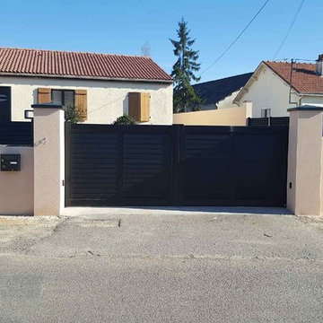 Installation d'un portail électrique coulissant