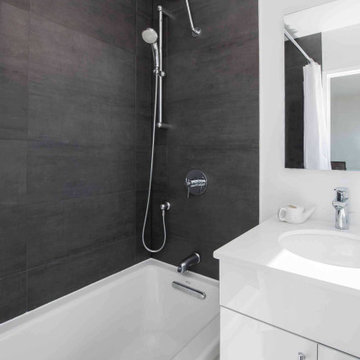 Black and White Bathroom design - Contrast