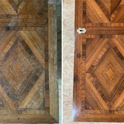 Paris - Restauration d'une commode de style Louis 16 - Dressers