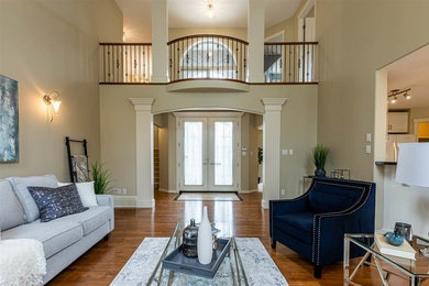 Example of an entryway design in Edmonton