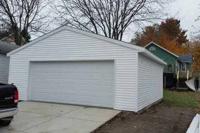 Garage - garage idea in Cedar Rapids