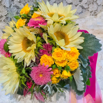 Slow Flowers September 2019 Inspiration: Sunflower & Rudbeckia Floral Designs