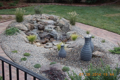 Inspiration for a contemporary landscaping in Charlotte.