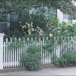 Custom Alternating Picket Fence - Home Fencing And Gates