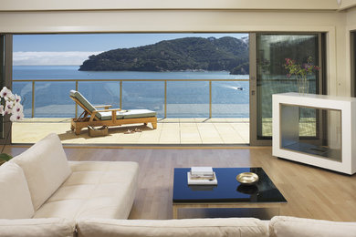 Inspiration for a contemporary family room remodel in Los Angeles