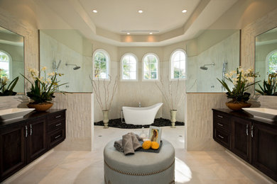 Example of a bathroom design in Miami