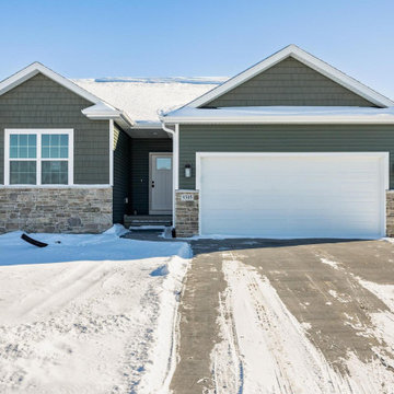 9315 Grand Oaks Dr NW, Cedar Rapids