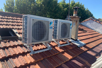 Installation climatisation multisplit daikin sur un toit à Aix en Provence