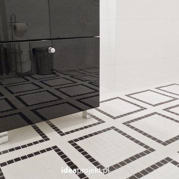 B&W bathroom
