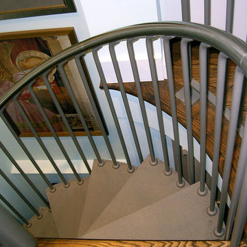 Modern Steel Spiral with Stainless Steel Top Rail and Abrasive Treads - Duvinage