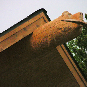 Evergreen Log Cabin- Black Bear