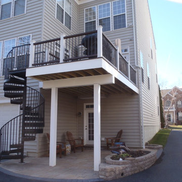 Composite Deck with TREX Spiral Staircase