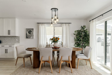 Dining room - transitional dining room idea in Los Angeles