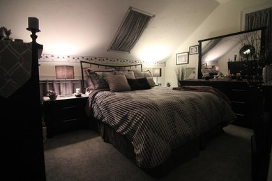 Bedroom - contemporary bedroom idea in Providence