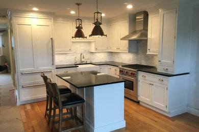 Example of a classic kitchen design in Boston