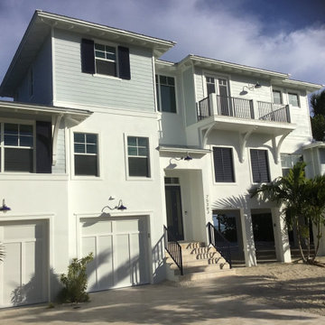 Florida Keys Home Features Vintage-Inspired Gooseneck Lights