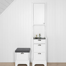 Hitta lantliga badrumsskåp & hyllor på houzz