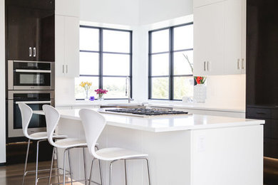 Inspiration for a contemporary kitchen remodel in Oklahoma City