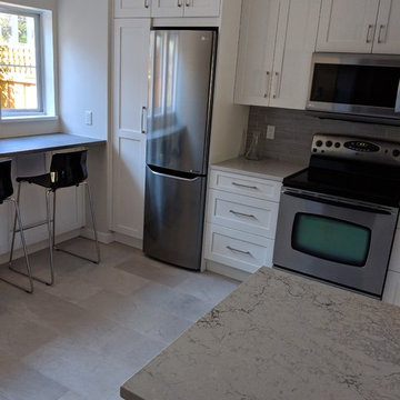 Small Transitional Kitchen