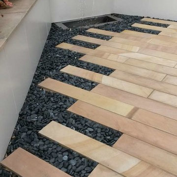 Contemporary courtyard triangular shaped garden