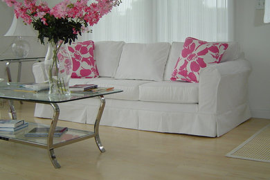 Example of a classic living room design in Boston