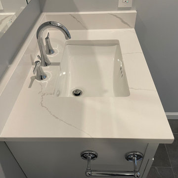 Fairfax - Hall Bathroom w/Tub