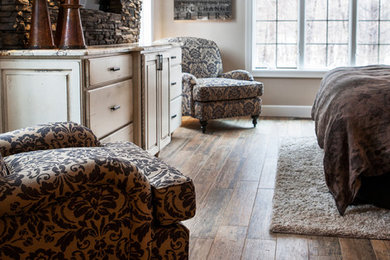 Bedroom - rustic bedroom idea in New York