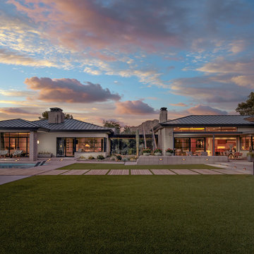 Camelback Mountain Contemporary | Backyard Entertainment Space