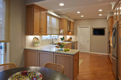 Kitchen - modern kitchen idea in Baltimore