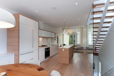 Home design - contemporary home design idea in Vancouver