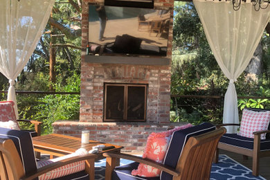 Patio - mid-sized craftsman patio idea in Los Angeles