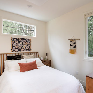 Eco-friendly backyard cottage for Houzz TV