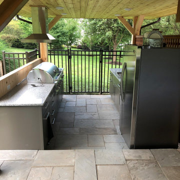 OUTDOOR KITCHEN