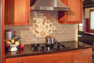 Example of a kitchen design in Seattle
