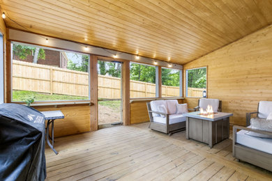 Cottage home design photo in Nashville