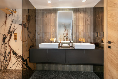 Bathroom - contemporary bathroom idea in Los Angeles