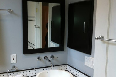 Bathroom - modern bathroom idea in San Francisco