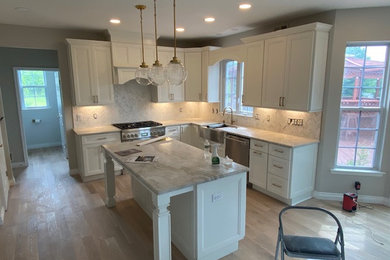 Trendy kitchen photo in New York