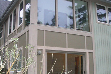 Inspiration for a modern porch remodel in Seattle