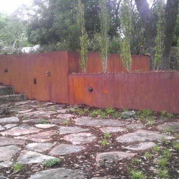 Steel retaining wall