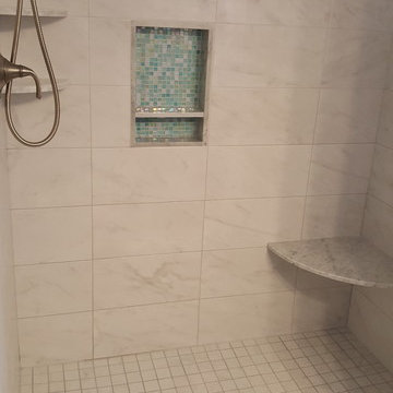 9x18 Florida Tile with South Beach Mosaic Glass niche & border