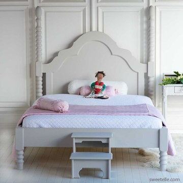 The Gwenny Spindle Bed with Low Profile Footboard by The Beautiful Bed Company