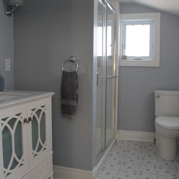 Victorian Lakefront Home (Hudson)