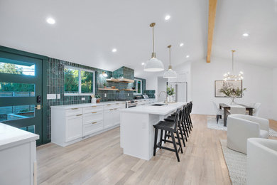 Kitchen - kitchen idea in Portland