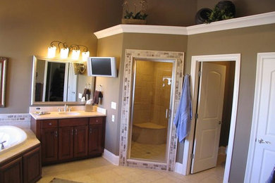 Inspiration for a timeless bathroom remodel in Indianapolis