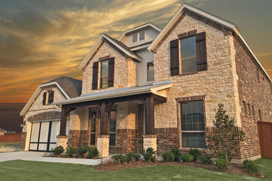 Example of a classic home design design in Dallas